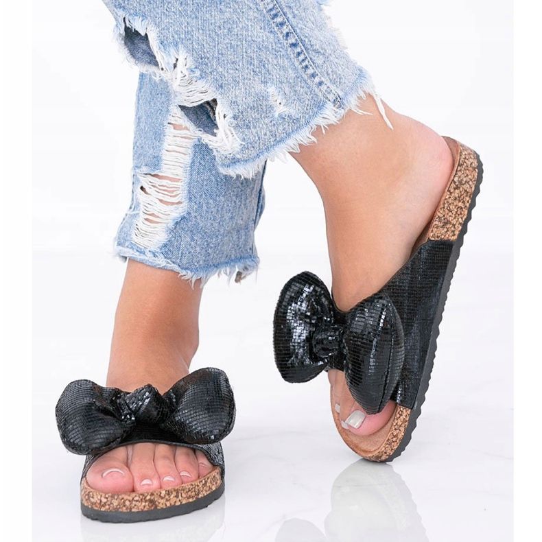 Chaussons noirs avec un nœud de Norris le noir 1