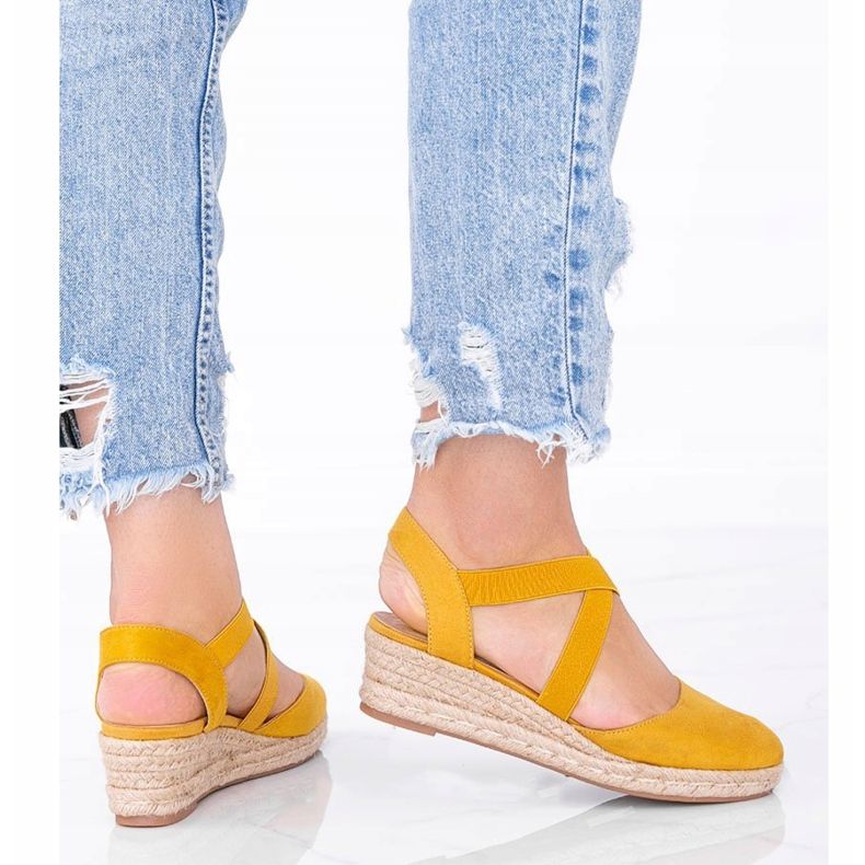 Espadrilles moutarde sur le compensé Monic jaune 1
