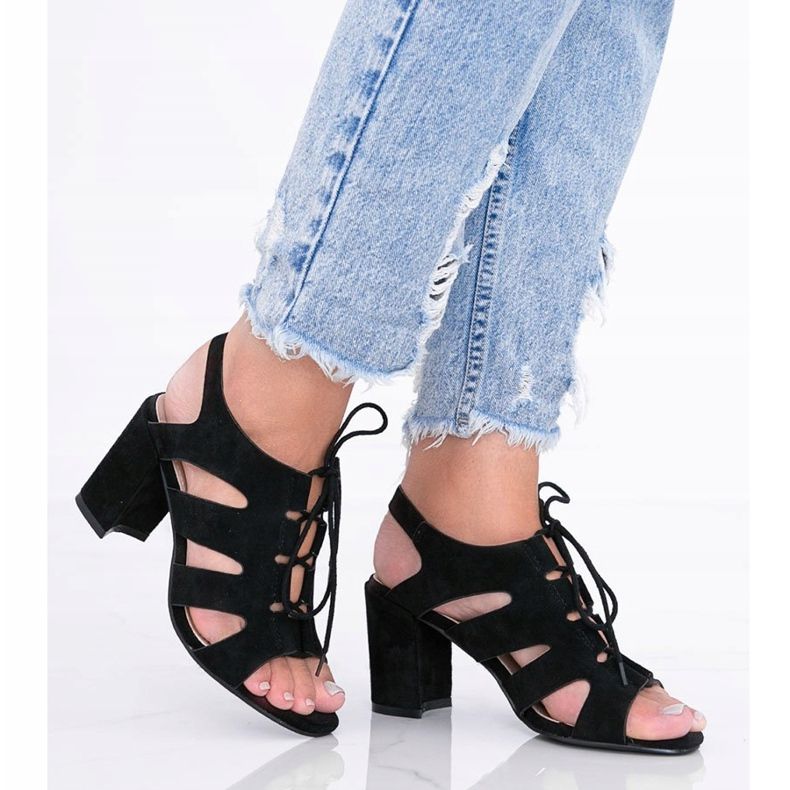 Sandales noires à lacets sur le post Isabella le noir 1 Sandales noires à lacets sur le post Isabella le noir 1