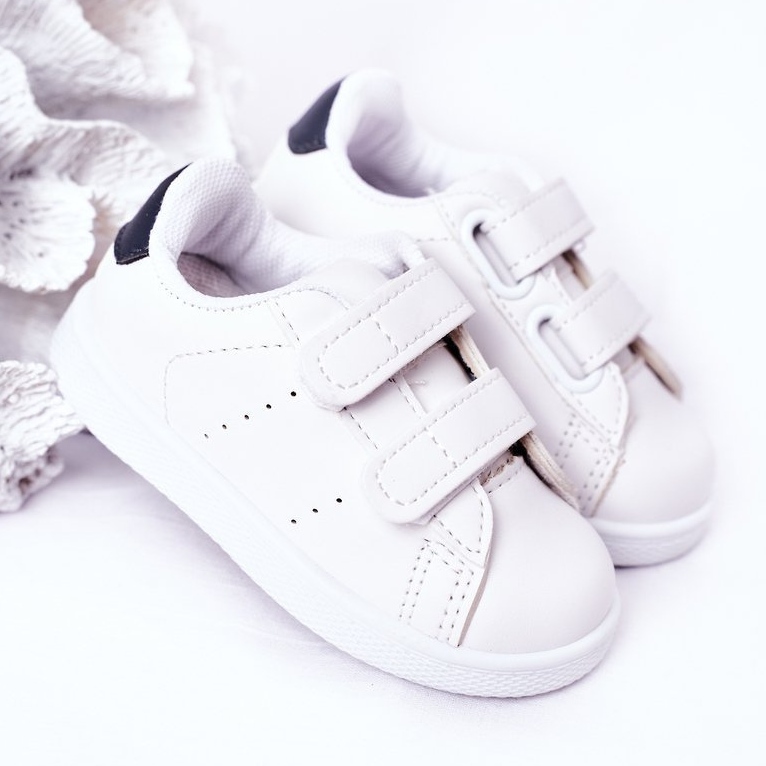 Baskets California enfant blanches et bleu marine à scratch 2