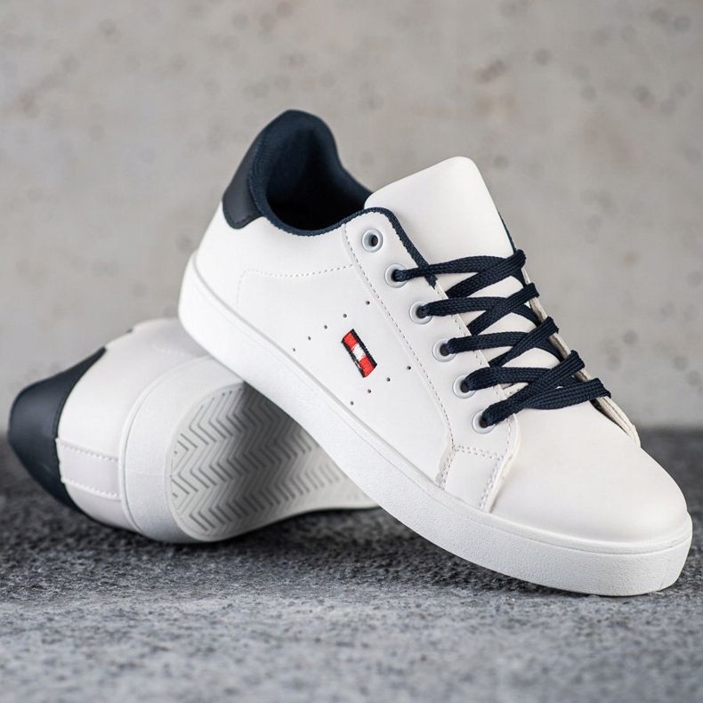 SHELOVET Baskets décontractées avec cuir écologique blanche 1 SHELOVET Baskets décontractées avec cuir écologique blanche 1