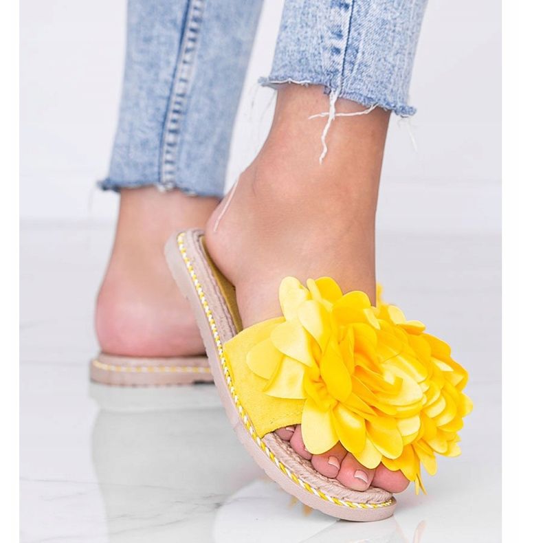 Tongs femme jaunes 1