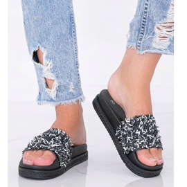 Chaussons noirs avec oxyde de zirconium Love Bling le noir 1