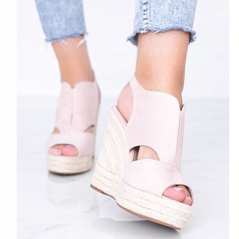 Sandales compensées beiges de Holiday Time 1