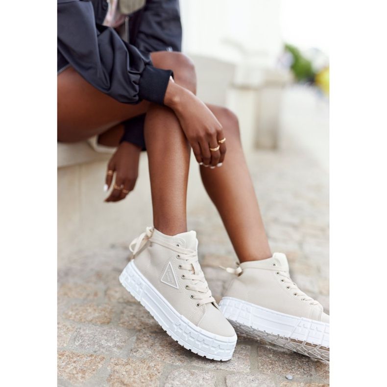 Baskets montantes pour femmes sur une plate-forme Manhattan beige 2
