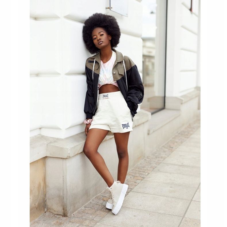 Baskets montantes pour femmes sur une plate-forme Manhattan beige 1