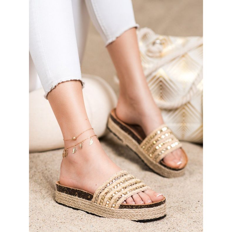 Groto Gogo Chaussons Dorés À Clous beige 1