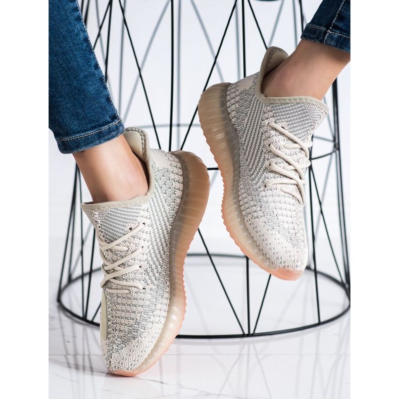 SHELOVET Baskets en textile sur la plate-forme beige 2 SHELOVET Baskets en textile sur la plate-forme beige 2