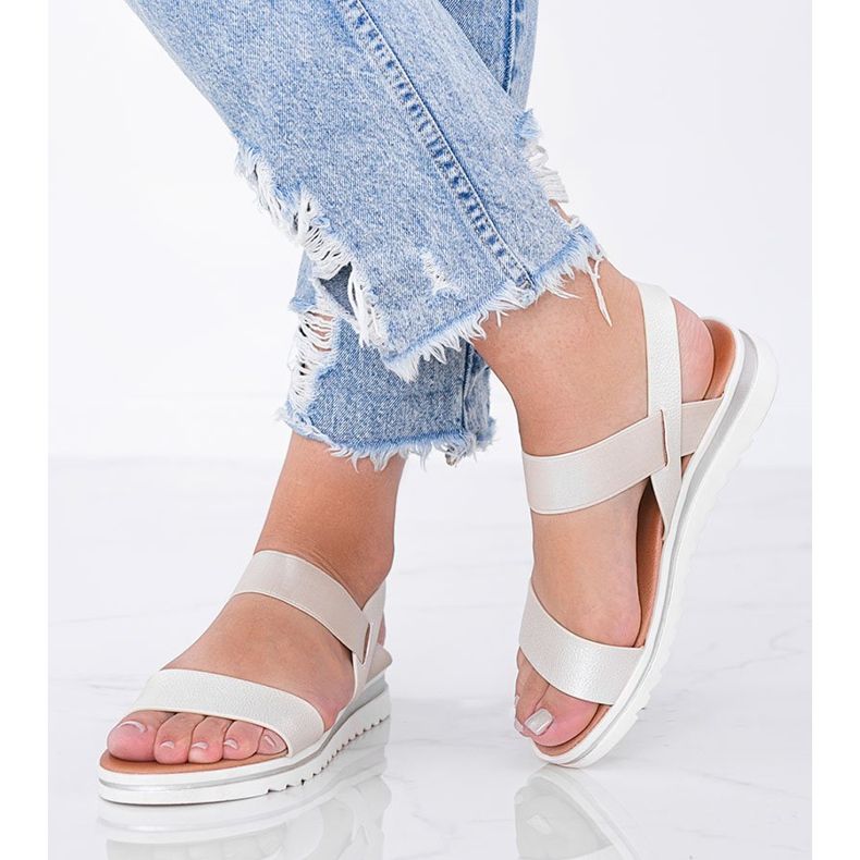 Sandales beiges sur semelle épaisse Cro 1