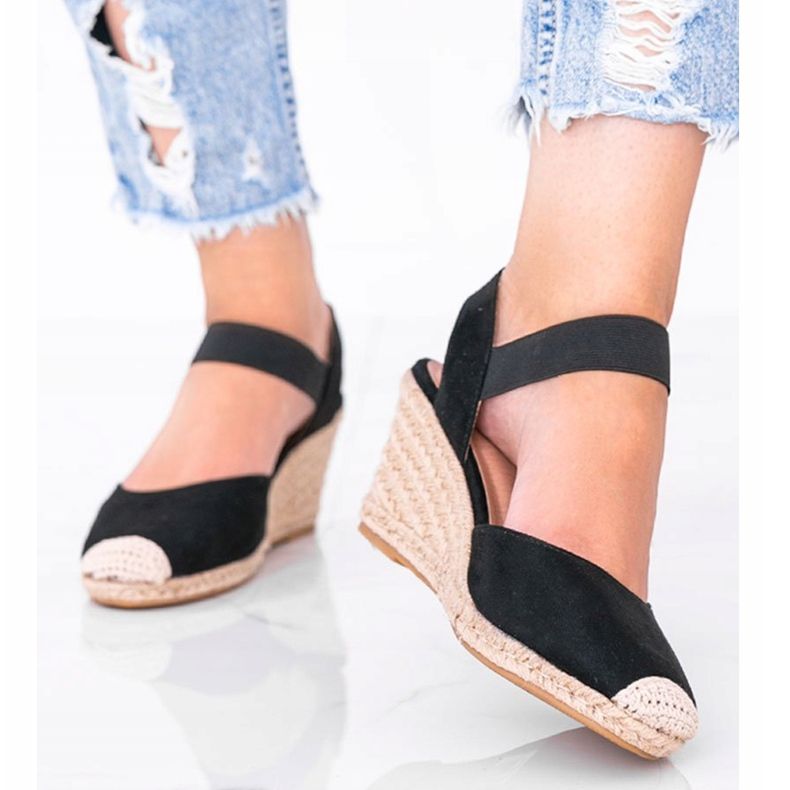 Espadrilles noires sur le coin de Louise le noir 1