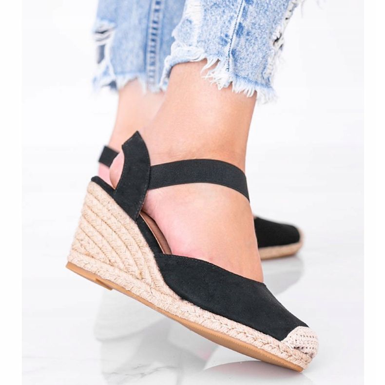 Espadrilles noires sur le coin de Louise 2