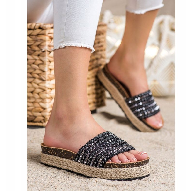 Groto Gogo Chaussons Noirs Avec Clous le noir 2