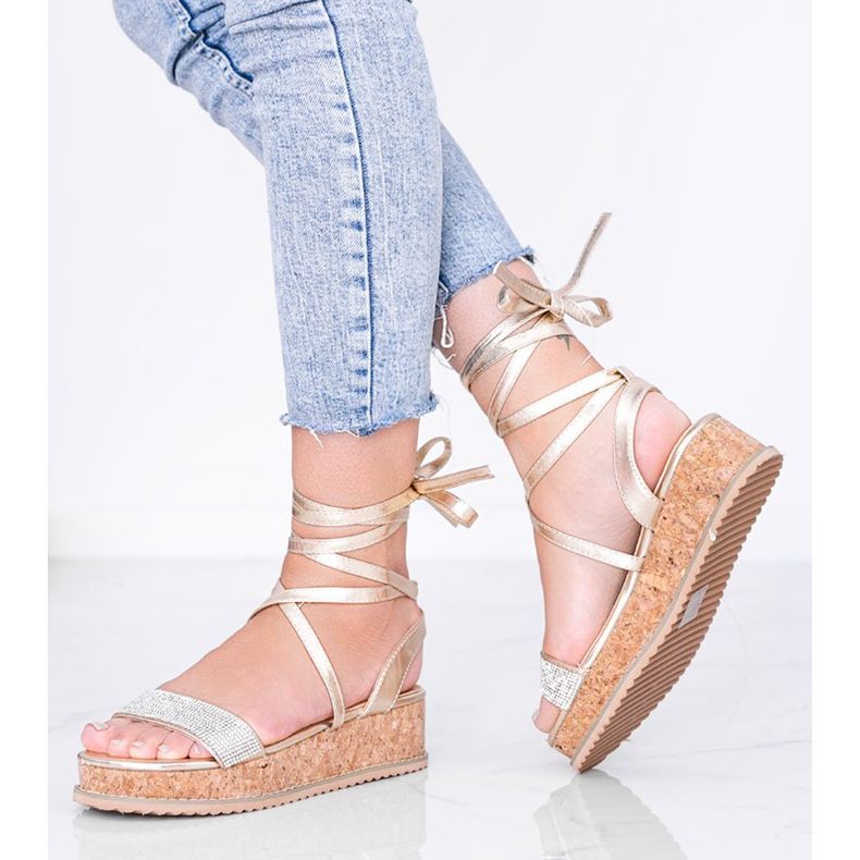 Sandales dorées nouées avec des zircons Ves d'or 1