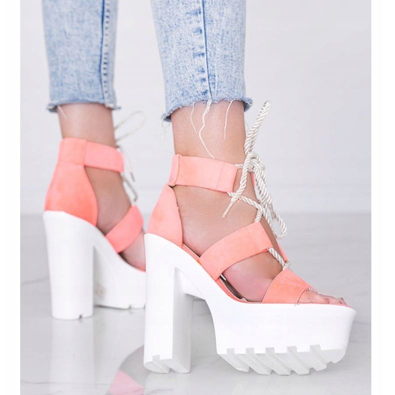 Sandales roses sur une épaisse plateforme Hera 1 Sandales roses sur une épaisse plateforme Hera 1