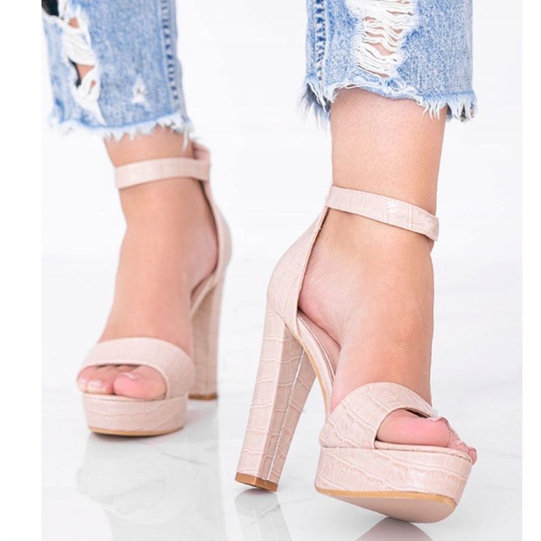 Sandales beiges sur tige au motif peau de crocodile Avila 1