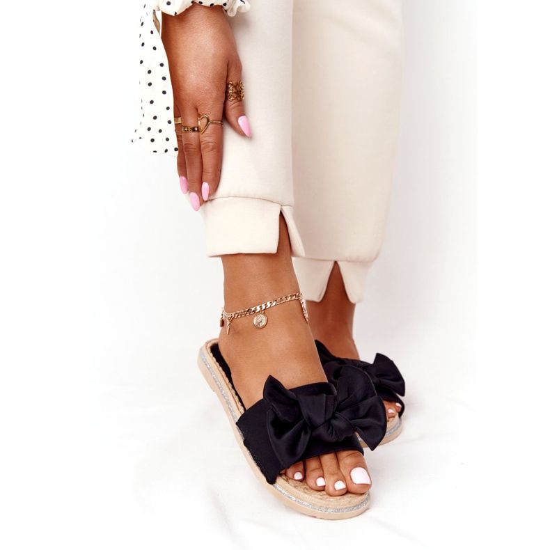 MSMG Pantoufles Andrea Noires En Caoutchouc Avec Nœud 1