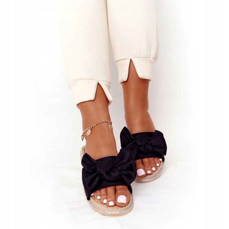 MSMG Pantoufles Andrea Noires En Caoutchouc Avec Nœud 3