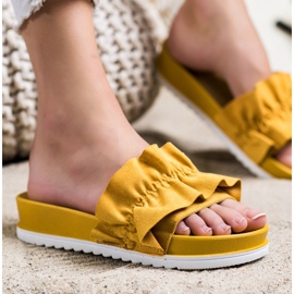 SHELOVET Chaussons moutarde sur le quai jaune 2
