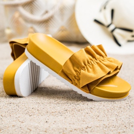 SHELOVET Chaussons moutarde sur le quai jaune 1