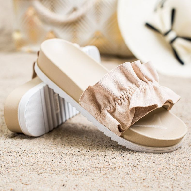 SHELOVET Pantoufles Beiges Sur La Plateforme 1