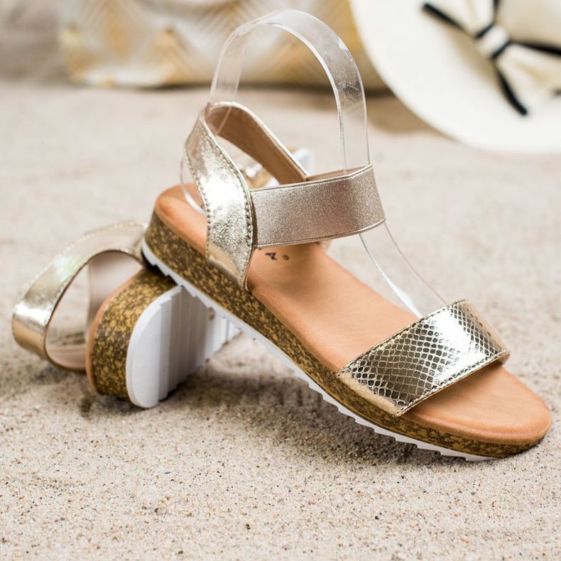 Kayla Sandales en cuir écologique brillant doré 1