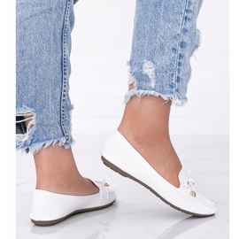 Mocassins blancs au motif peau de crocodile Miriam blanche 1 Mocassins blancs au motif peau de crocodile Miriam blanche 1