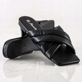 Mannika Pantoufles confortables en cuir écologique noir 1