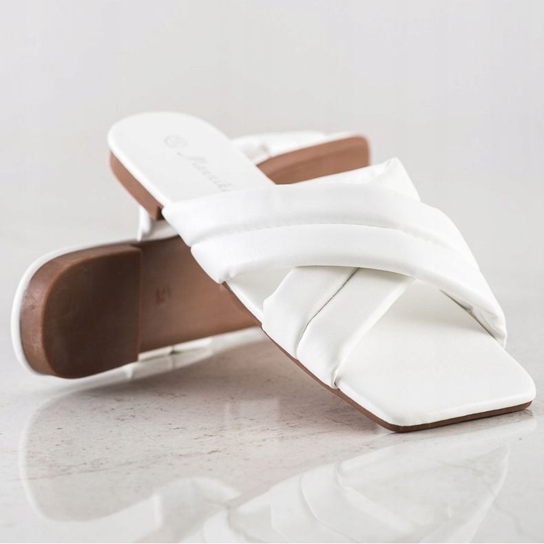 Mannika Pantoufles confortables en cuir écologique blanc 1