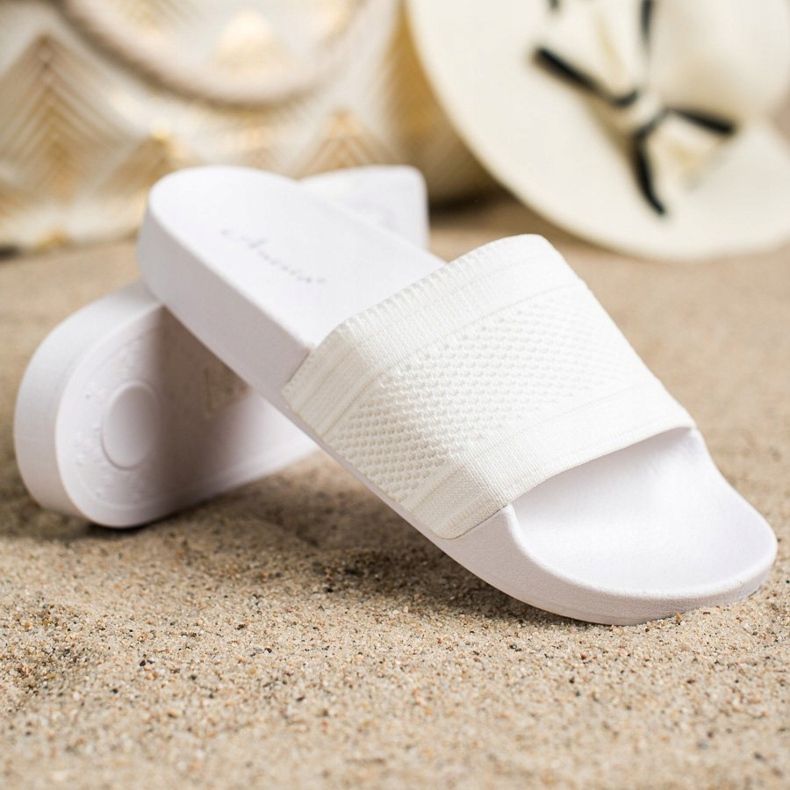 Anesia Paris Des tongs confortables blanche 1