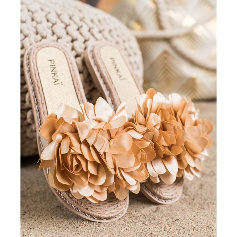 SHELOVET Chaussons Beiges Avec Fleur 1