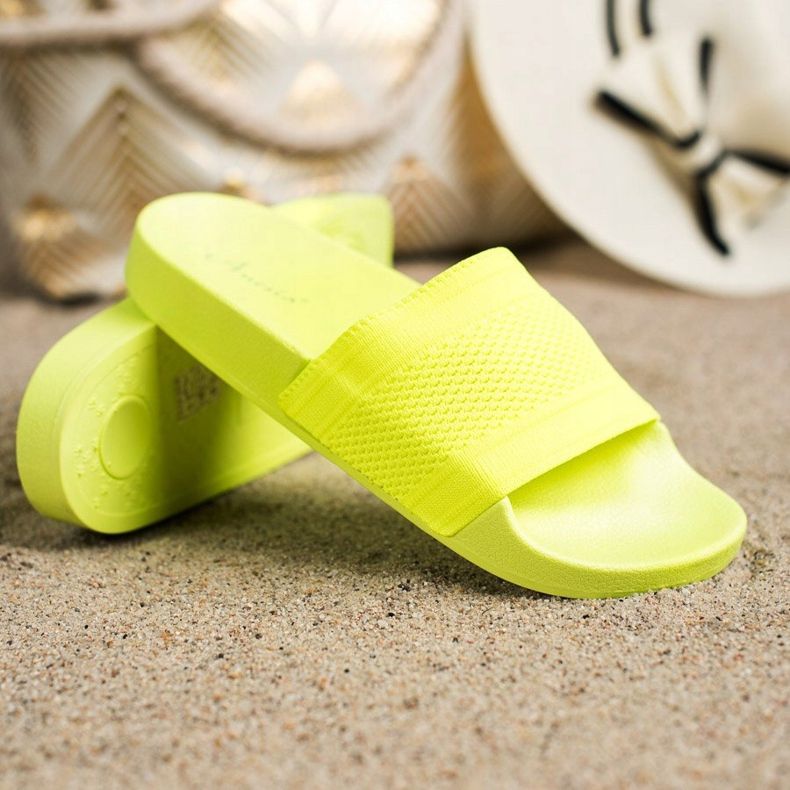 Anesia Paris Des tongs confortables jaune 1