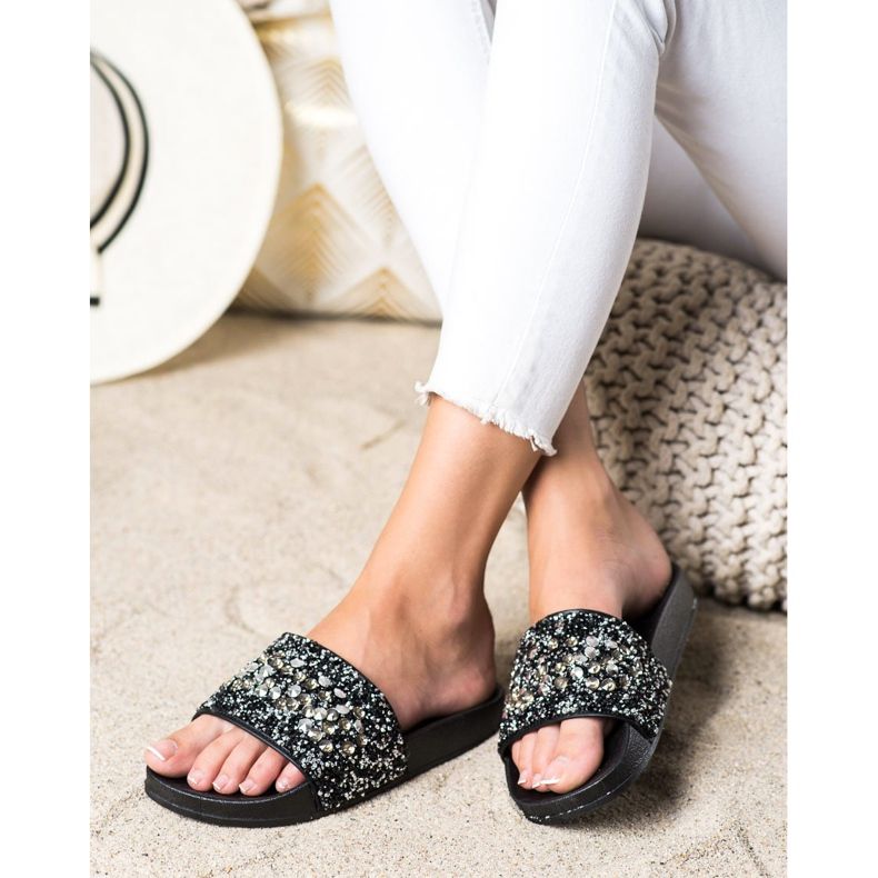 SHELOVET Pantoufles Avec Ornements le noir 1