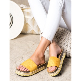 SHELOVET Pantoufles confortables en daim jaune 3
