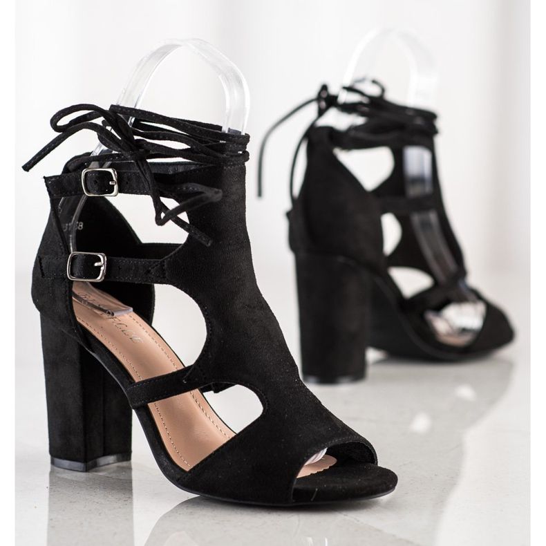 Bestelle Sandales construites avec une reliure noir 1