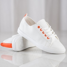 SHELOVET Baskets ajourées avec cuir écologique blanche 1