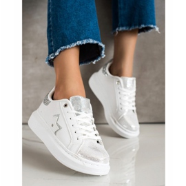 SHELOVET Baskets élégantes sur la plate-forme blanc 2