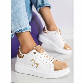 SHELOVET Baskets élégantes sur la plate-forme blanche 2