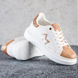 SHELOVET Baskets élégantes sur la plate-forme blanc 1