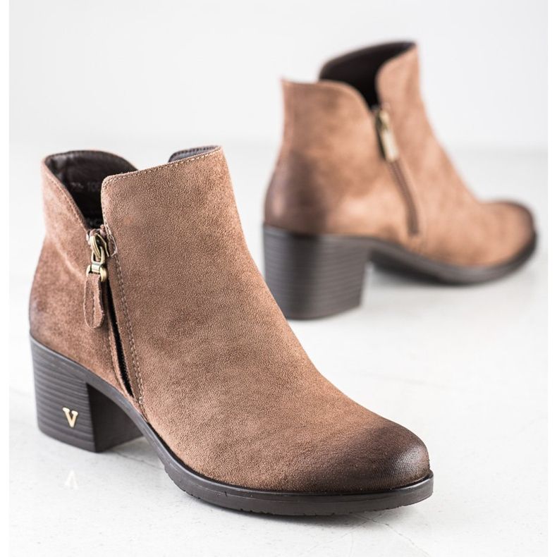 Boots classiques sur le poteau VINCEZA brun 1