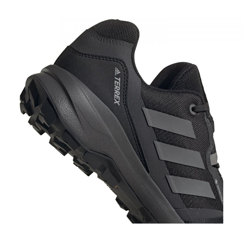 Chaussures Adidas Terrex Skyhiker Gtx M FW3472 le noir 2