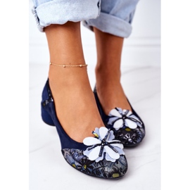 Escarpins En Daim Maciejka 04835-17 Bleu Marine Avec Fleurs 1