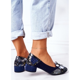 Escarpins En Daim Maciejka 04835-17 Bleu Marine Avec Fleurs 6