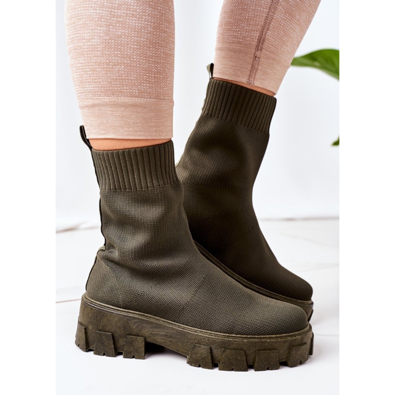 PS1 Travailleurs de tissu élastique sur la plate-forme d'inspiration verte 1 PS1 Travailleurs de tissu élastique sur la plate-forme d'inspiration verte 1