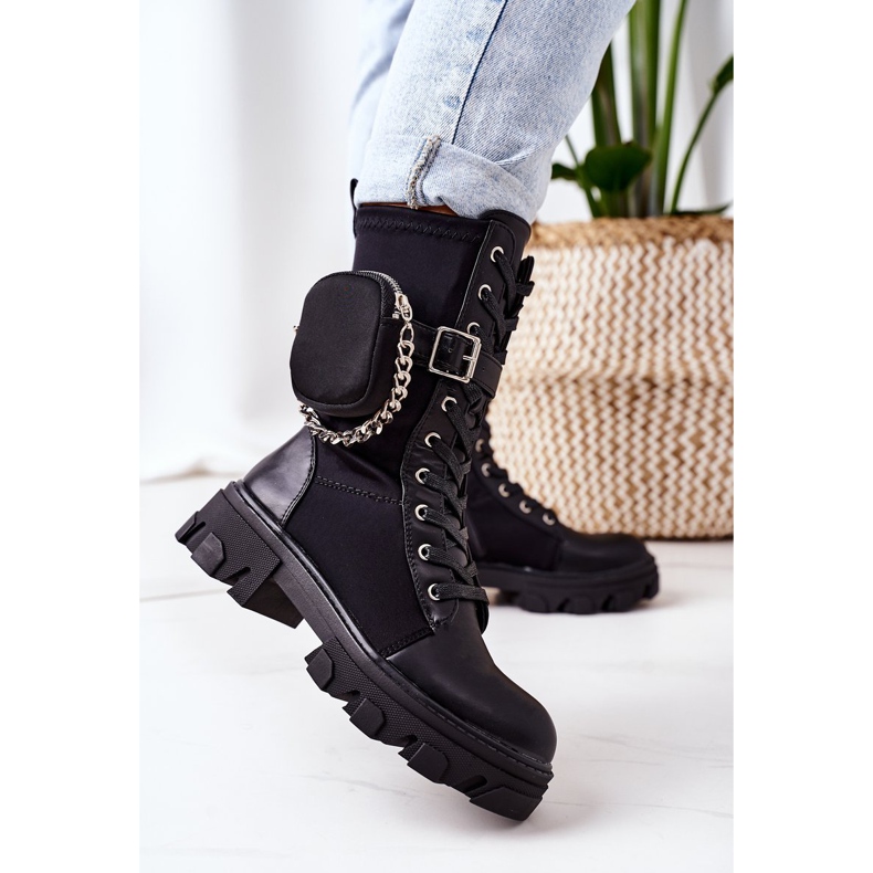 PS1 Des travailleurs chaleureux avec des reins noirs me regardent 2