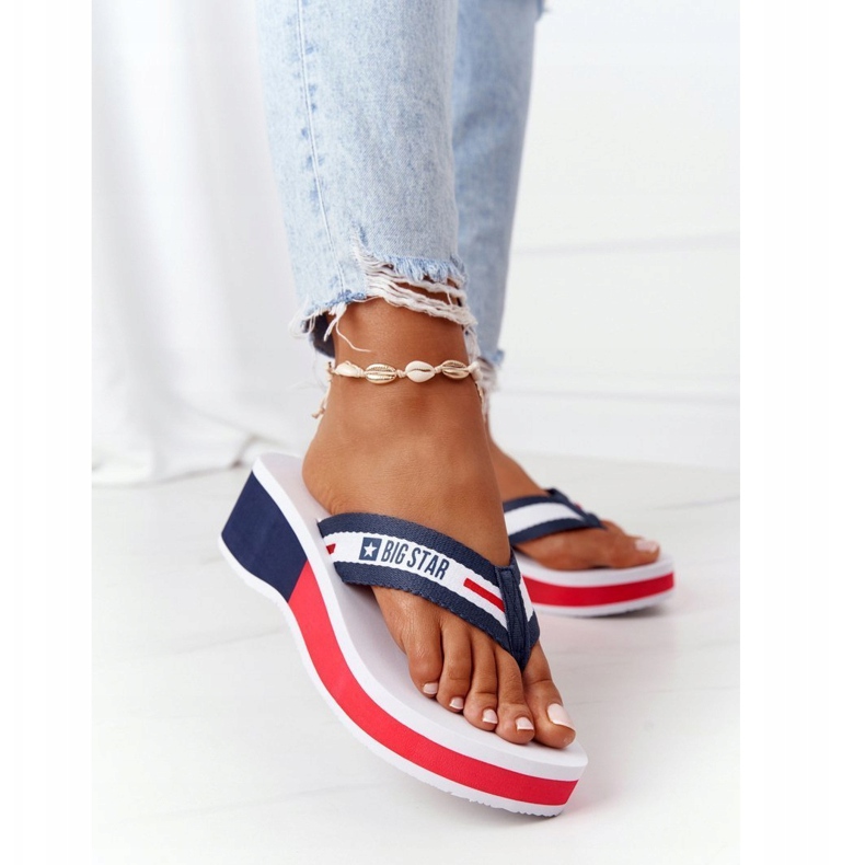 Tongs pour femmes sur le coin Big Star HH274A093 Blanc bleu marine 1