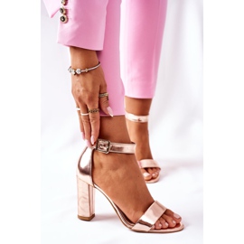 Sandales en cuir classiques sur une barre Laura Messi 1760 Champagne rose 1