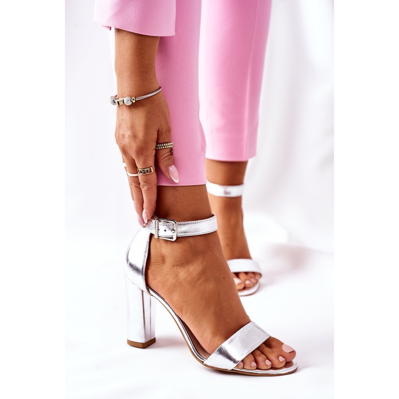 Sandales Classiques En Cuir Sur Une Barre Laura Messi 1760 Argent 2