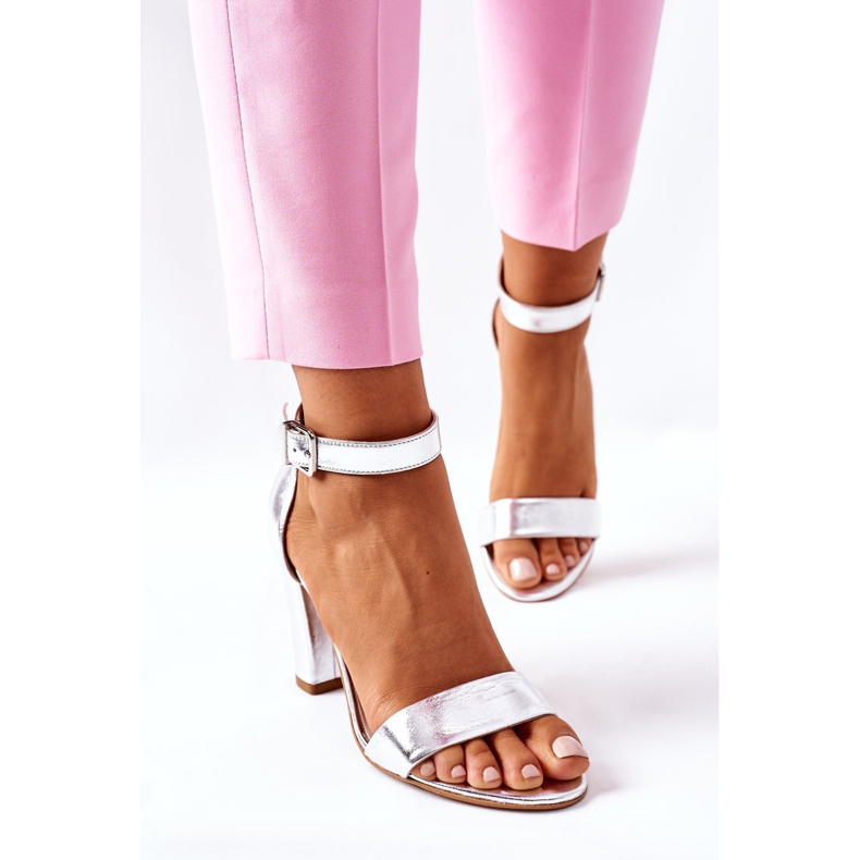 Sandales Classiques En Cuir Sur Une Barre Laura Messi 1760 Argent 1