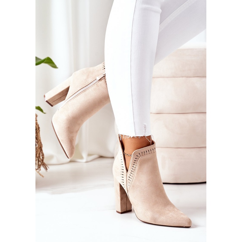 PS1 Bottes chaudes sur un bar beige Sally 1