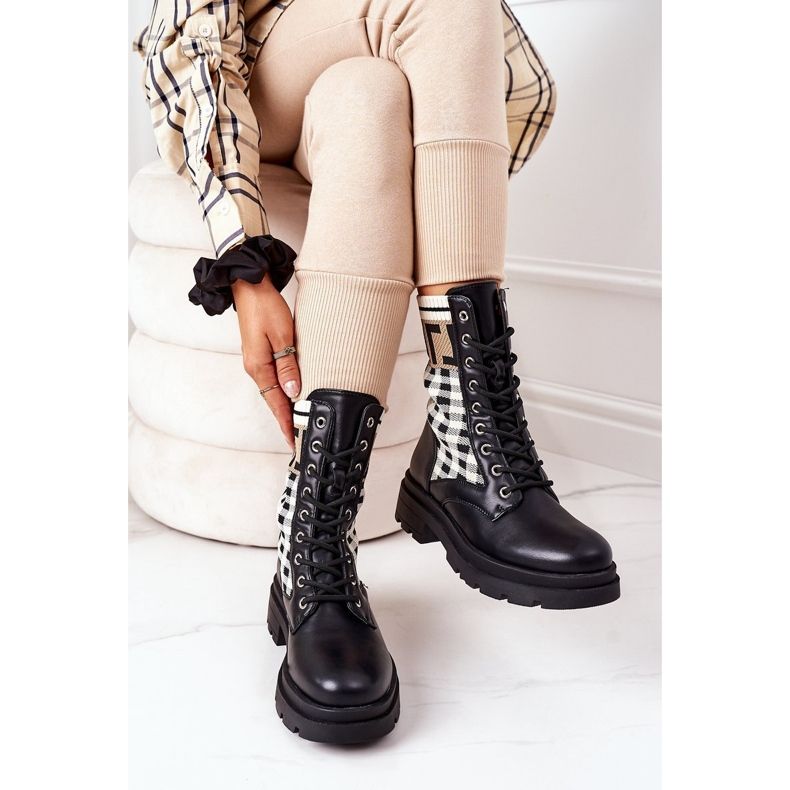 Les travailleurs de l'histoire d'amour en tissu noir élastique brun 1 Les travailleurs de l'histoire d'amour en tissu noir élastique brun 1